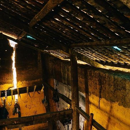 Homie House Thien Huong - Traditional Home Донгван Экстерьер фото