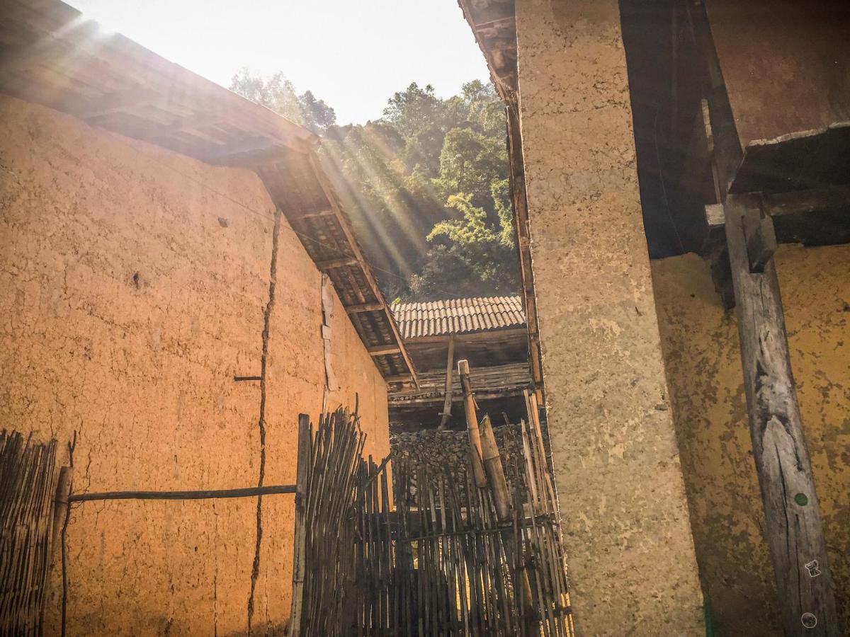 Homie House Thien Huong - Traditional Home Донгван Экстерьер фото